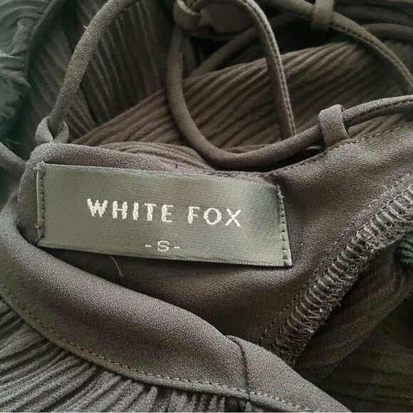 White Fox Size Small  Top Blouse Long Sleeve Black Back Tie Open Sexy - Picture 7 of 7